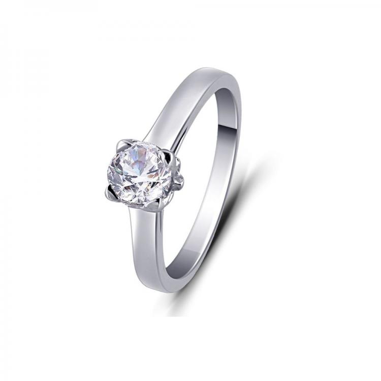 Alluring Solitaire Ring 